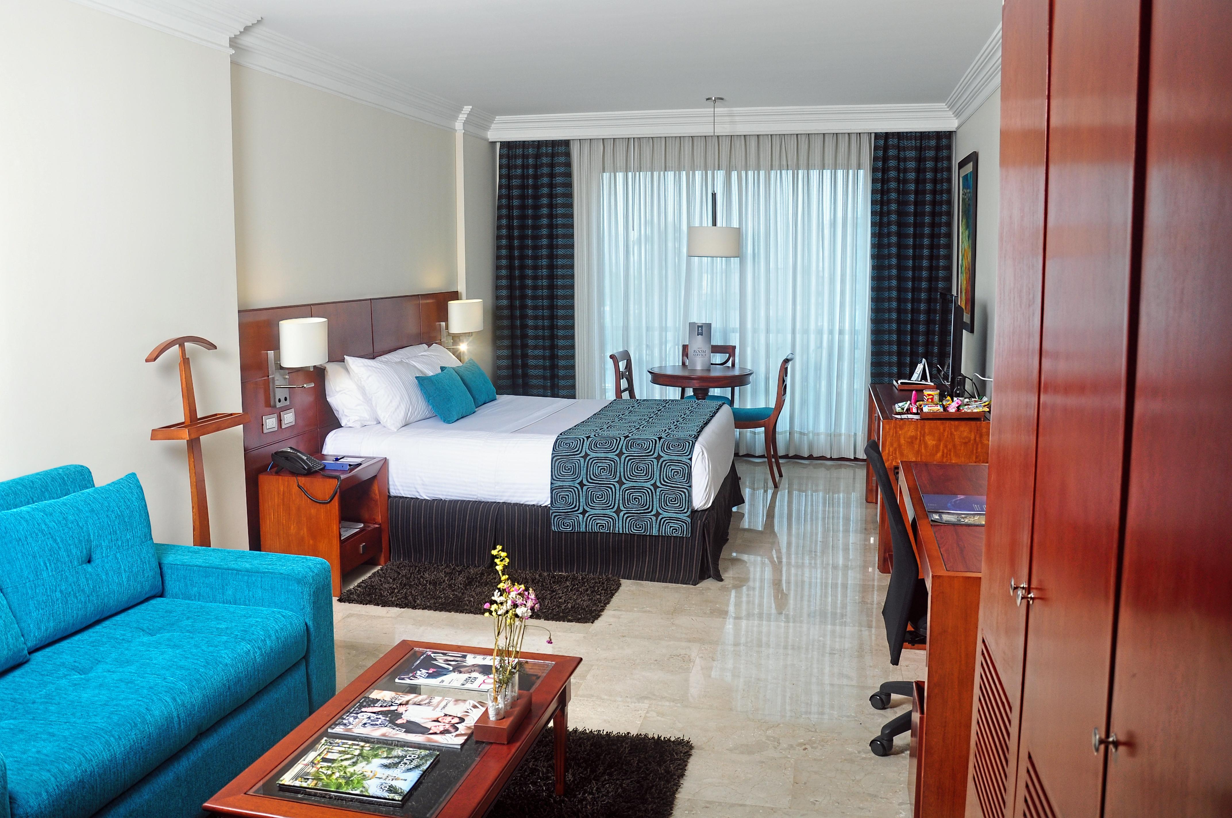 Hotel Dann Carlton Bucaramanga Exterior photo A room at the hotel
