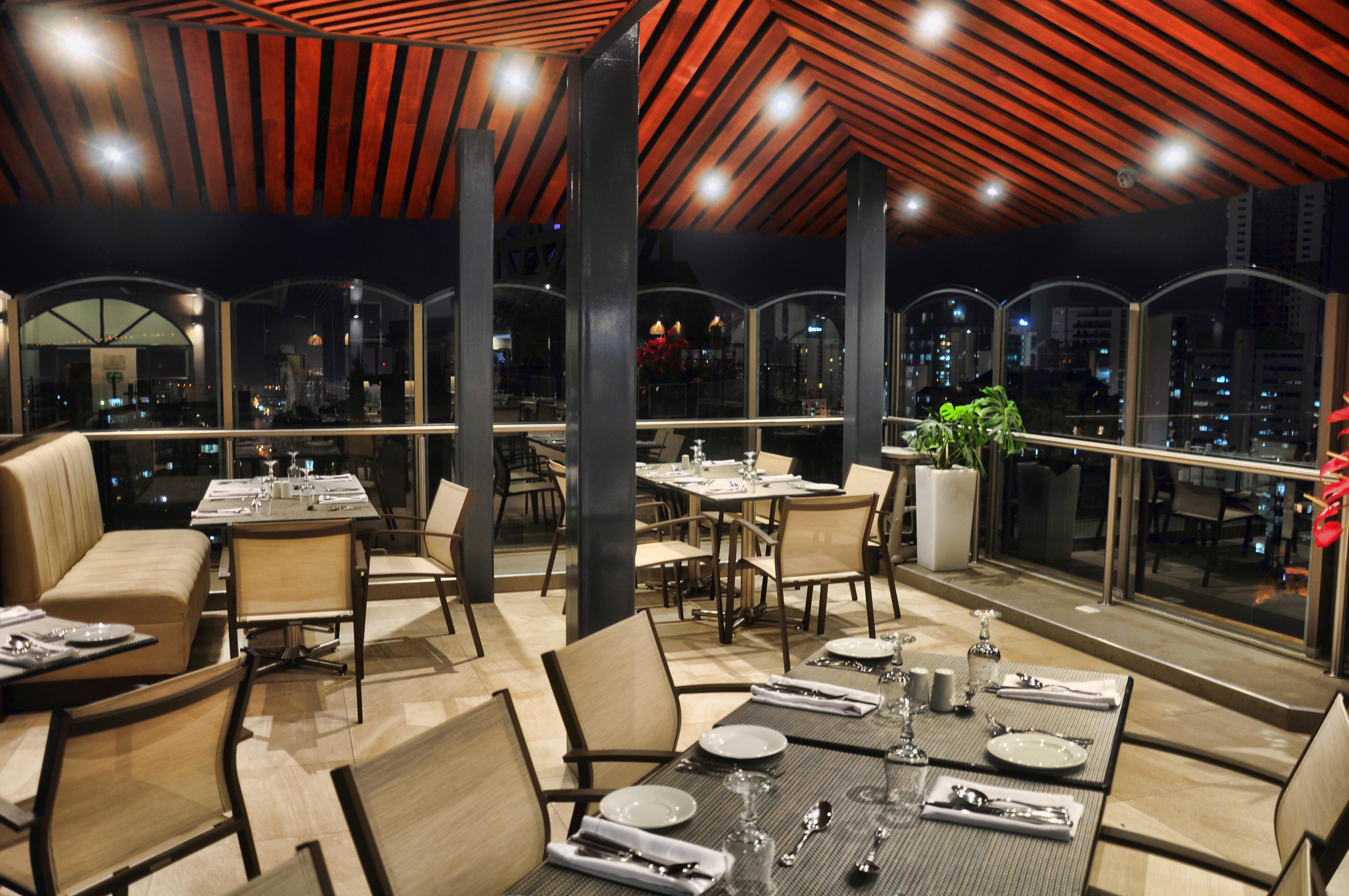 Hotel Dann Carlton Bucaramanga Exterior photo The interior of the restaurant