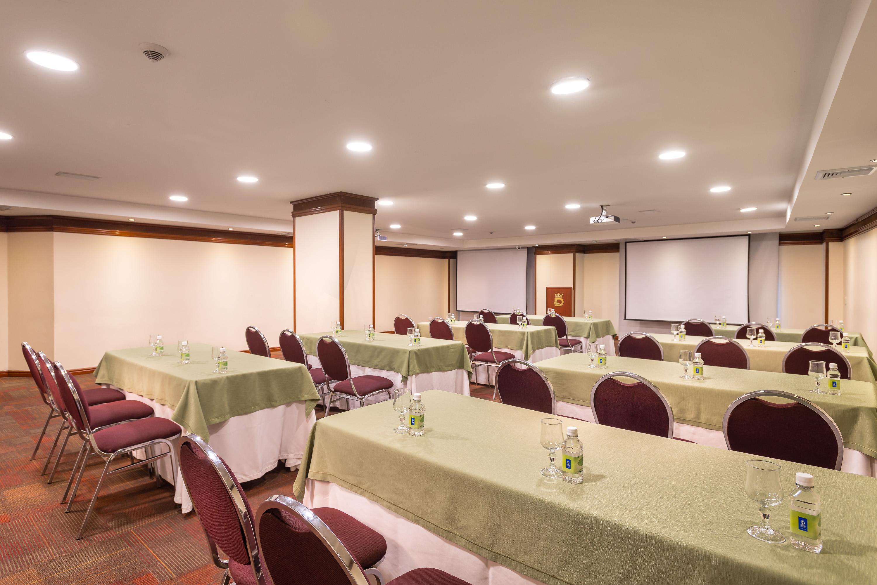 Hotel Dann Carlton Bucaramanga Exterior photo Meeting room