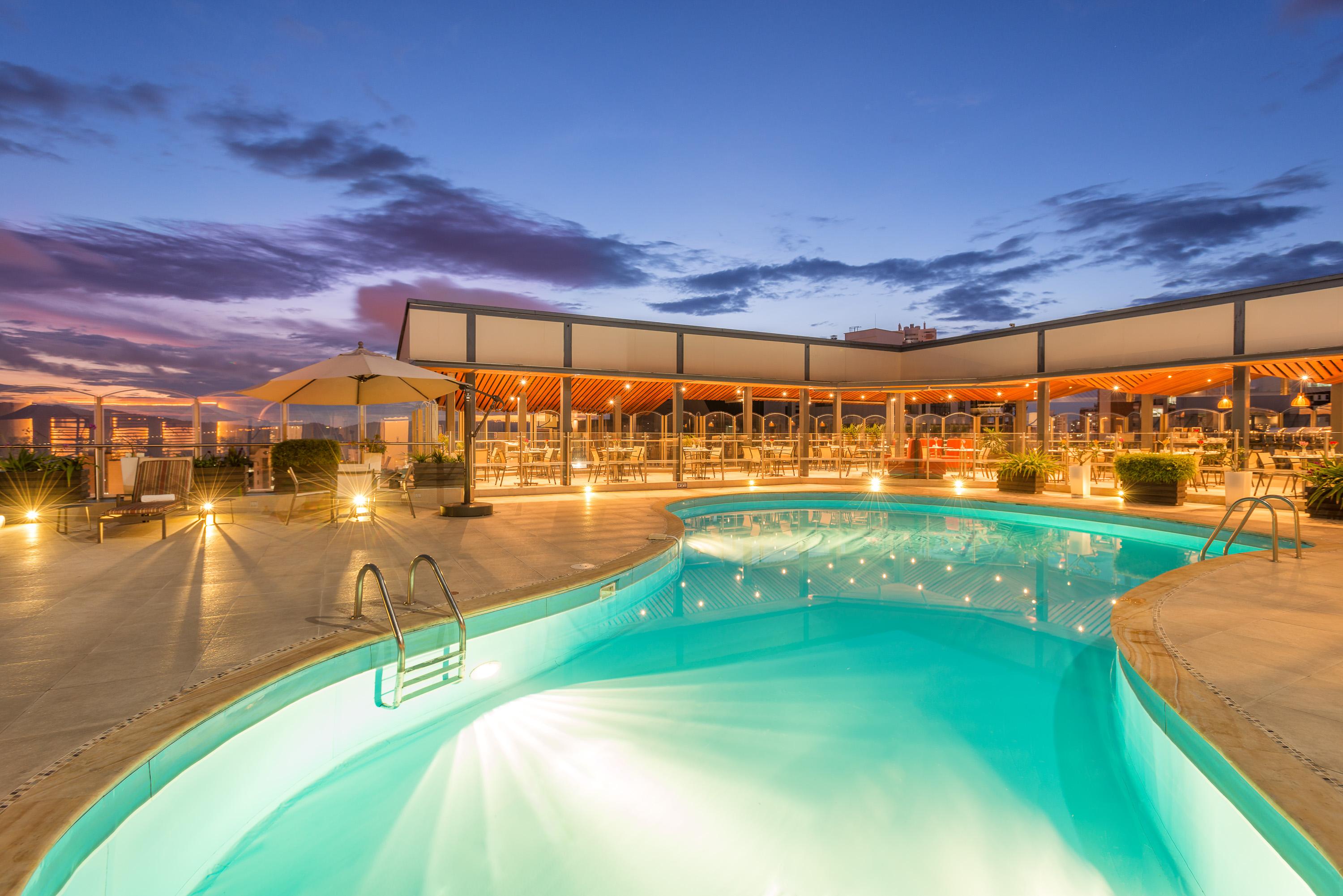 Hotel Dann Carlton Bucaramanga Exterior photo Rooftop pool at the hotel